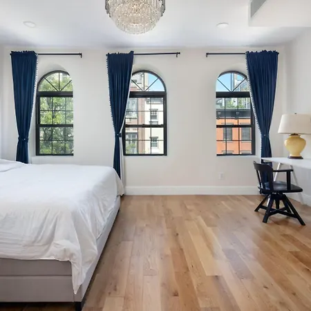 Little Manhattan 5 Min Walk To Times Square Private Bathroom World Cup 2026 Ready Homestay
