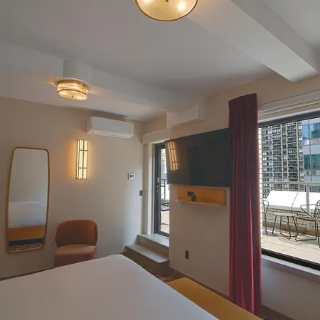 Edison Times Square 4*