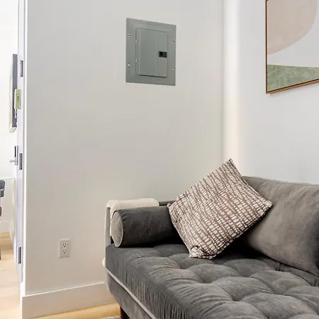 Blueground Midtown West Washerdryer Nr Times Square Nyc-1853 Apartment *