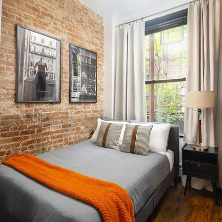 Spacious 4bd With Backyard In Manhattan *