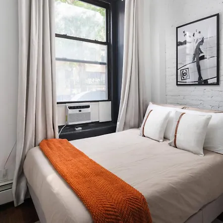 Spacious 4bd With Backyard In Manhattan Apartment