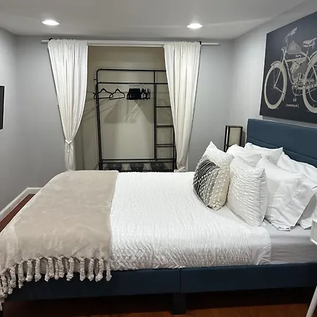 Apartment Morris Park Area New York