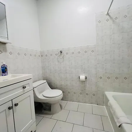 2bd-2ba Theater District Apartment *