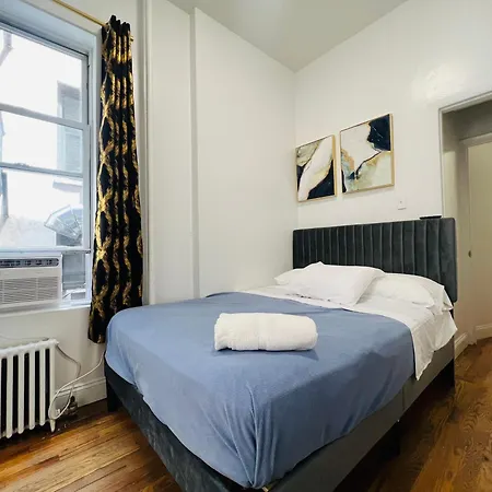 Apartment 2bd-2ba Theater District New York
