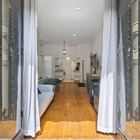 Apartment Stylish In Park Location Ever