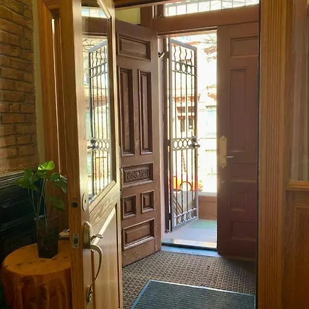 Apartment Private Spacious With 2 Bedrooms 2 Bathroomss And A Deck New York