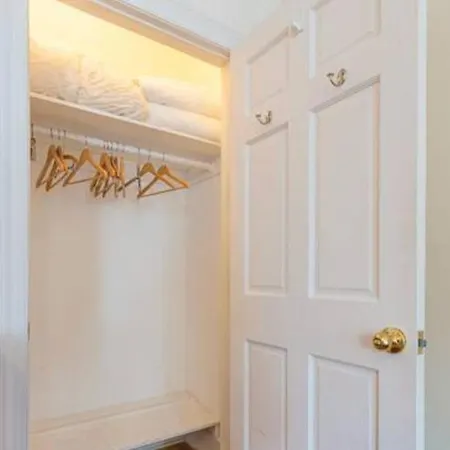Private Spacious With 2 Bedrooms 2 Bathroomss And A Deck