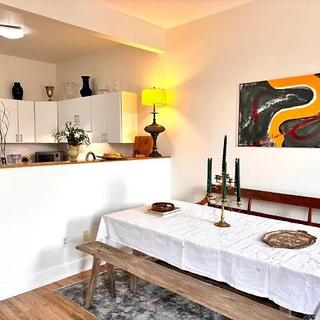 Apartment Private Spacious With 2 Bedrooms 2 Bathroomss And A Deck New York