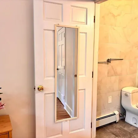 Private Spacious With 2 Bedrooms 2 Bathroomss And A Deck Apartment *