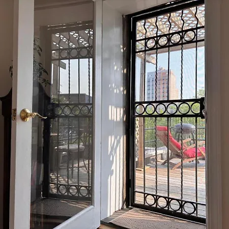 Private Spacious With 2 Bedrooms 2 Bathroomss And A Deck Apartment