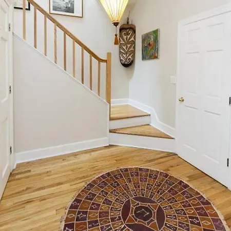 Private Spacious With 2 Bedrooms 2 Bathroomss And A Deck Apartment