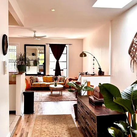 Private Spacious With 2 Bedrooms 2 Bathroomss And A Deck Apartment *