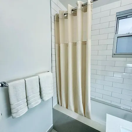 Upper East Side 2 Bedrooms Gem New York