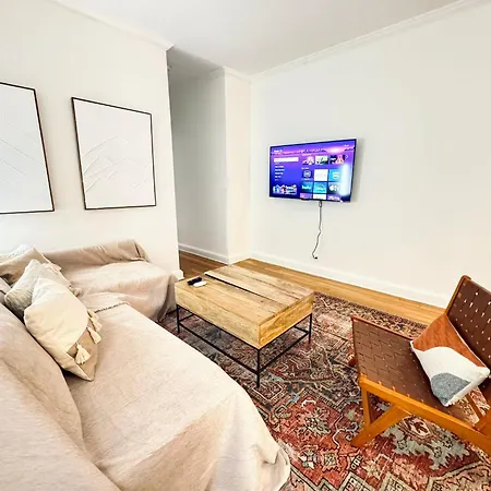 Upper East Side 2 Bedrooms Gem *
