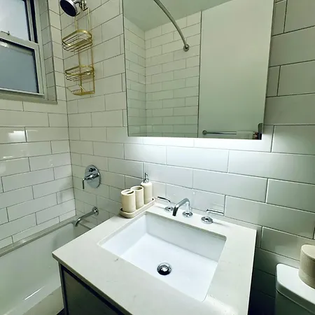 Upper East Side 2 Bedrooms Gem *