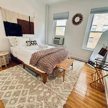 Upper East Side 2 Bedrooms Gem New York