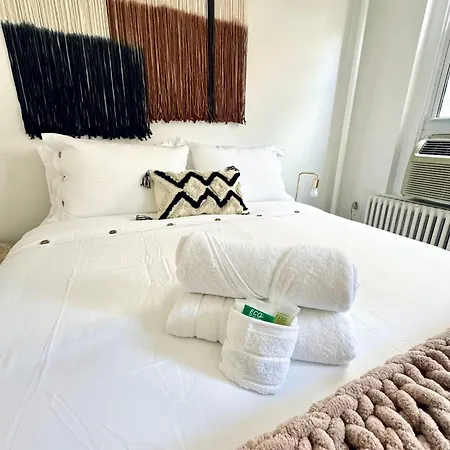 Upper East Side 2 Bedrooms Gem Apartment New York