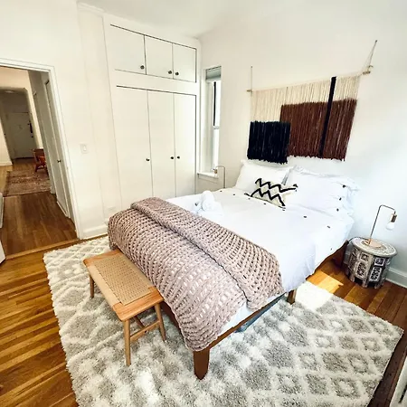 Upper East Side 2 Bedrooms Gem *