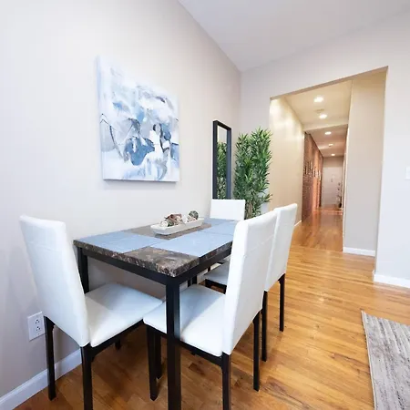 Sunny 4br 2ba Retreat Near Columbia Apartment *