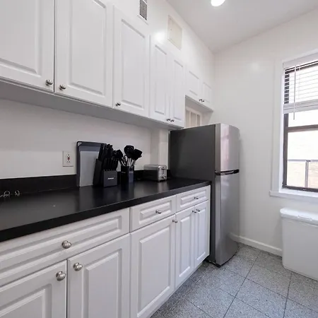 Sunny 4br 2ba Retreat Near Columbia Apartment *