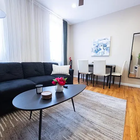 Sunny 4br 2ba Retreat Near Columbia Apartment *