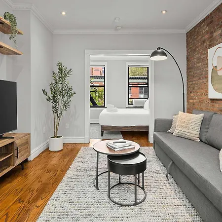 Chic Nyc Escape In Vibrant Downtown *