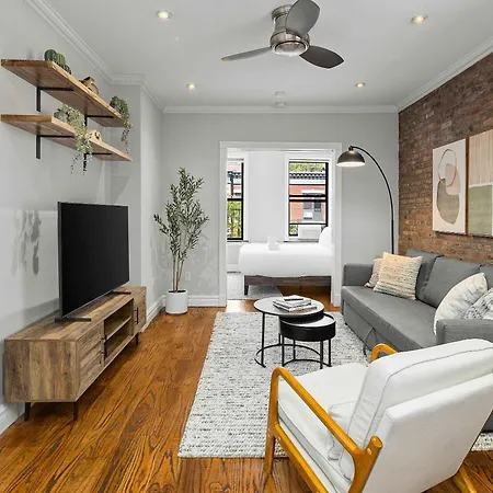 Apartment Chic Nyc Escape In Vibrant Downtown