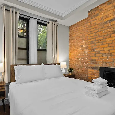 Stylish Escape In The East Village Apartment *