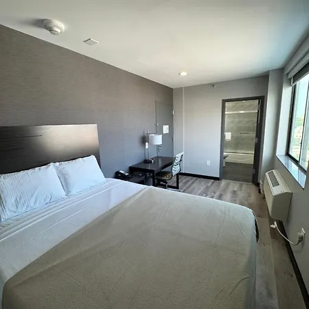 The - Long Island Hotel New York