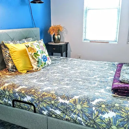 Apartment Explore From Queens