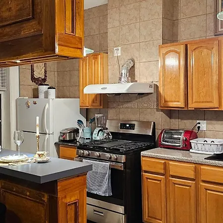 Luxurious At Colonial Townhouse Apartment New York