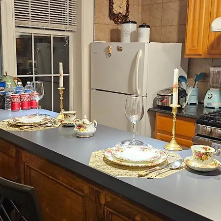 Luxurious At Colonial Townhouse Apartment New York