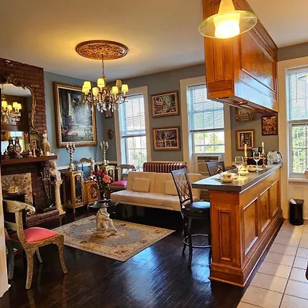 Apartment Luxurious At Colonial Townhouse New York