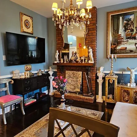 Apartment Luxurious At Colonial Townhouse