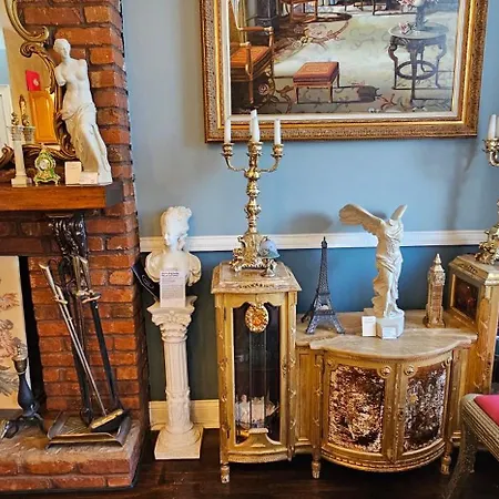 Luxurious At Colonial Townhouse *