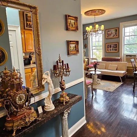 Apartment Luxurious At Colonial Townhouse