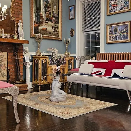 Apartment Luxurious At Colonial Townhouse