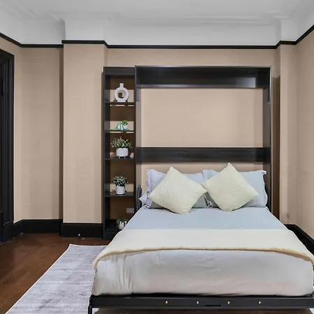 Stylish 1br In The Heart Of The With Gym * New York