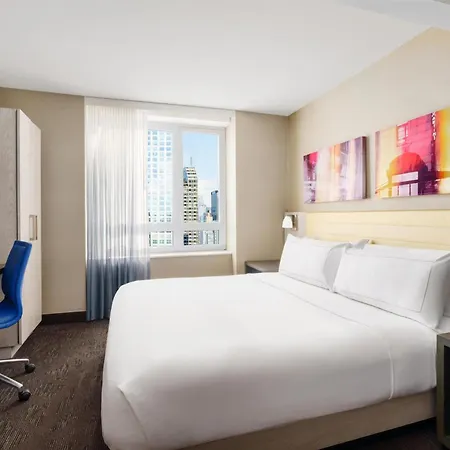 Doubletree By Hilton New York Times Square West Hotel