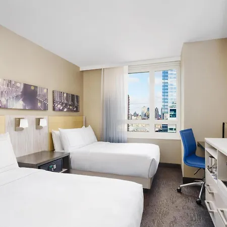 Doubletree By Hilton New York Times Square West 4*