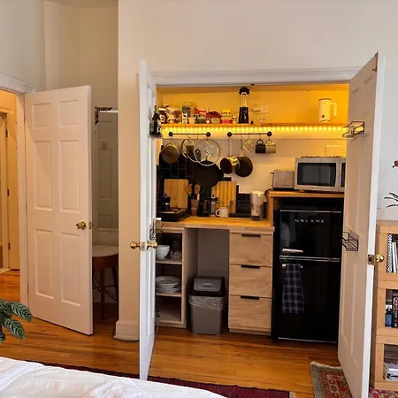 2 Bedrooms With One Private Bathroom In Lovely Homestay New York