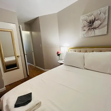 Hudson Apartment New York