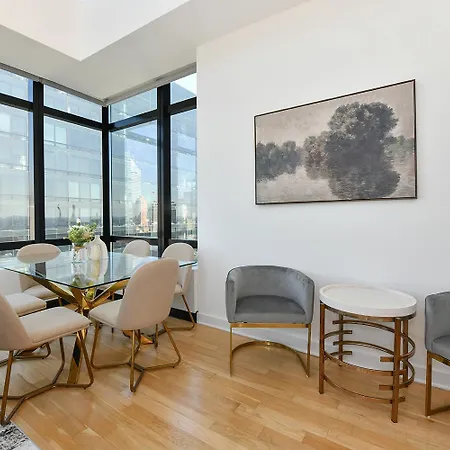 Opulent 2br Duplex - Iconic Midtown Views Apartment New York