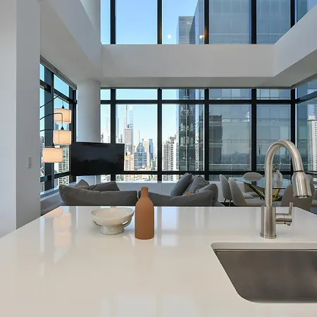 Opulent 2br Duplex - Iconic Midtown Views Apartment