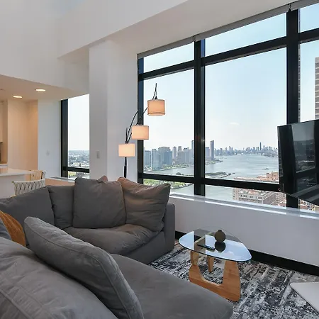 Opulent 2br Duplex - Iconic Midtown Views New York