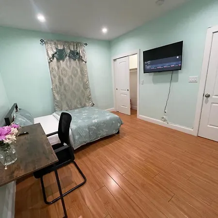 Luxury With Attached-bath Near Jfk Ny * New York
