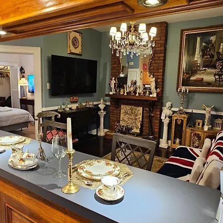 Apartment Luxurious At Colonial Townhouse