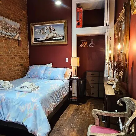 Luxurious At Colonial Townhouse Apartment New York