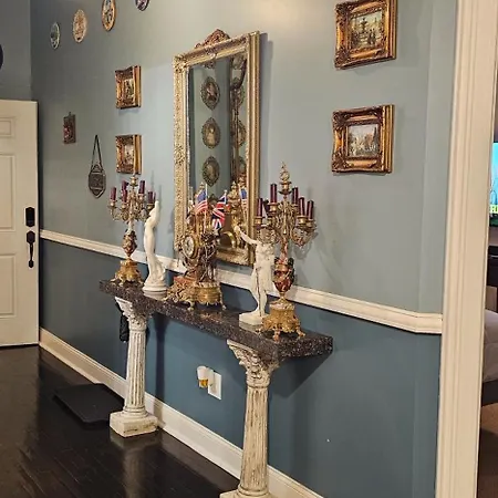 Luxurious At Colonial Townhouse * New York