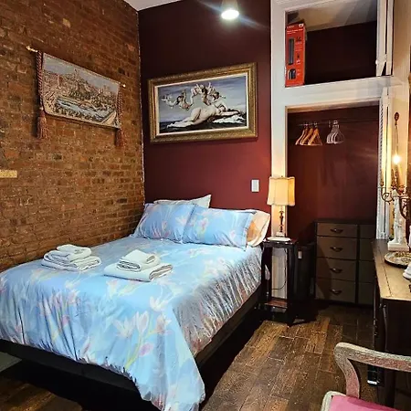 Luxurious At Colonial Townhouse Apartment